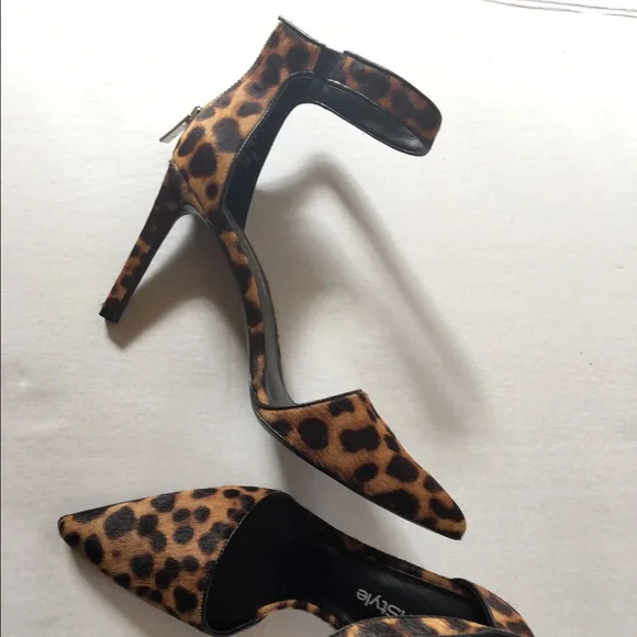 Nine West Leopard Print Heels Never Worn Without Box Size 8M - Picture 6 of 7
